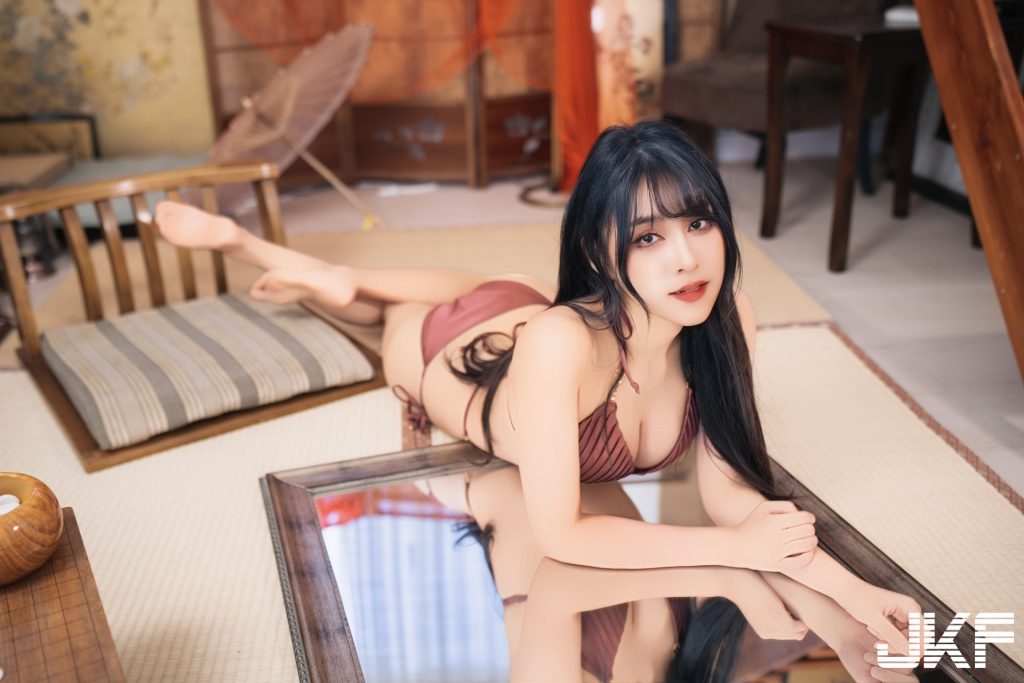 巨乳辣妹「波奇」爆乳内衣大秀南半球！高挑美腿「比例好吸睛